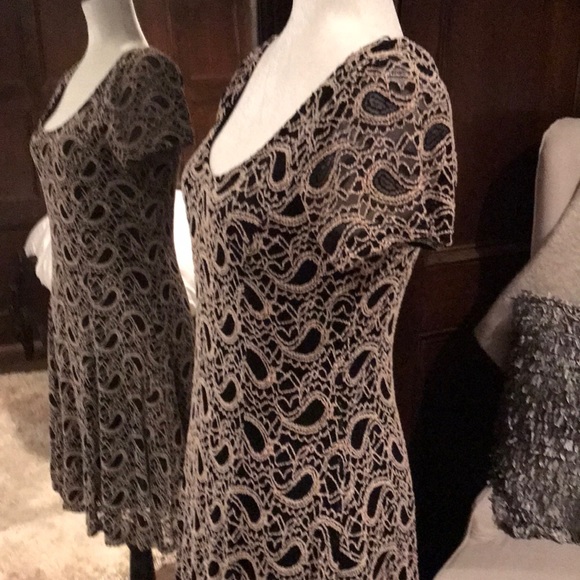 Papillon Blanc Dresses & Skirts - Small scoop neck knit overlay dress w/ lining NWOT